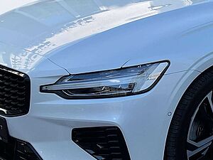 Volvo  Plus Dark Recharge Plug-In Hybrid AWD