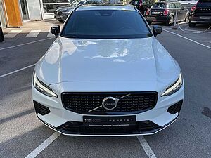 Volvo  Plus Dark Recharge Plug-In Hybrid AWD