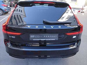Volvo  Plus Dark Recharge Plug-In Hybrid AWD