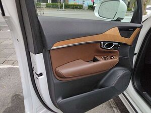 Volvo  Inscription Expression Recharge Plug-In Hyb