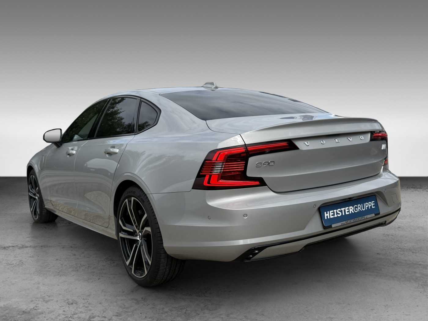 Volvo  T8 AWD Ultimate Dark,