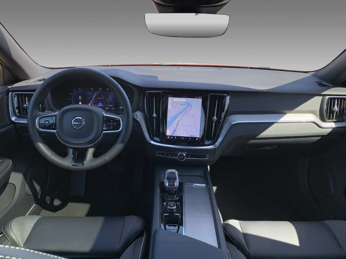 Volvo  B4 D AWD Plus+Harman+Google
