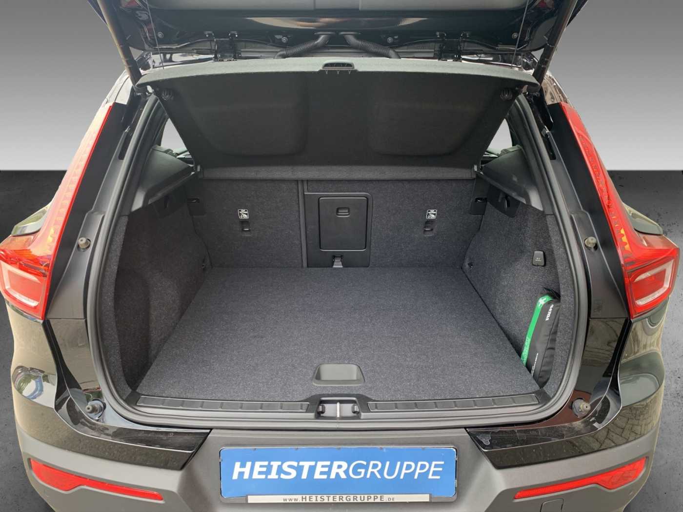 Volvo  B4 Momentum Pro AWD +WinterPaket