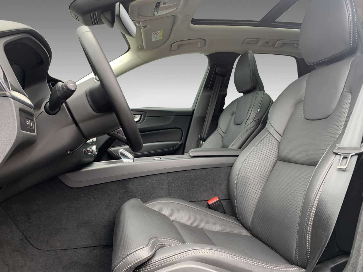 Volvo  T8 Ultra Dark AWD+BW+Massage+360°