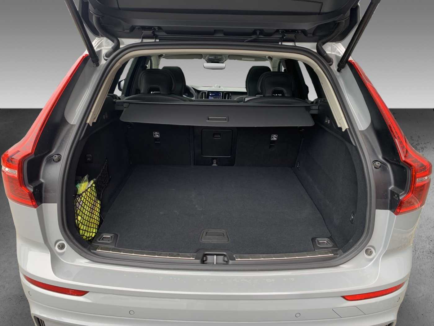 Volvo  T8 Ultra Dark AWD+BW+Massage+360°