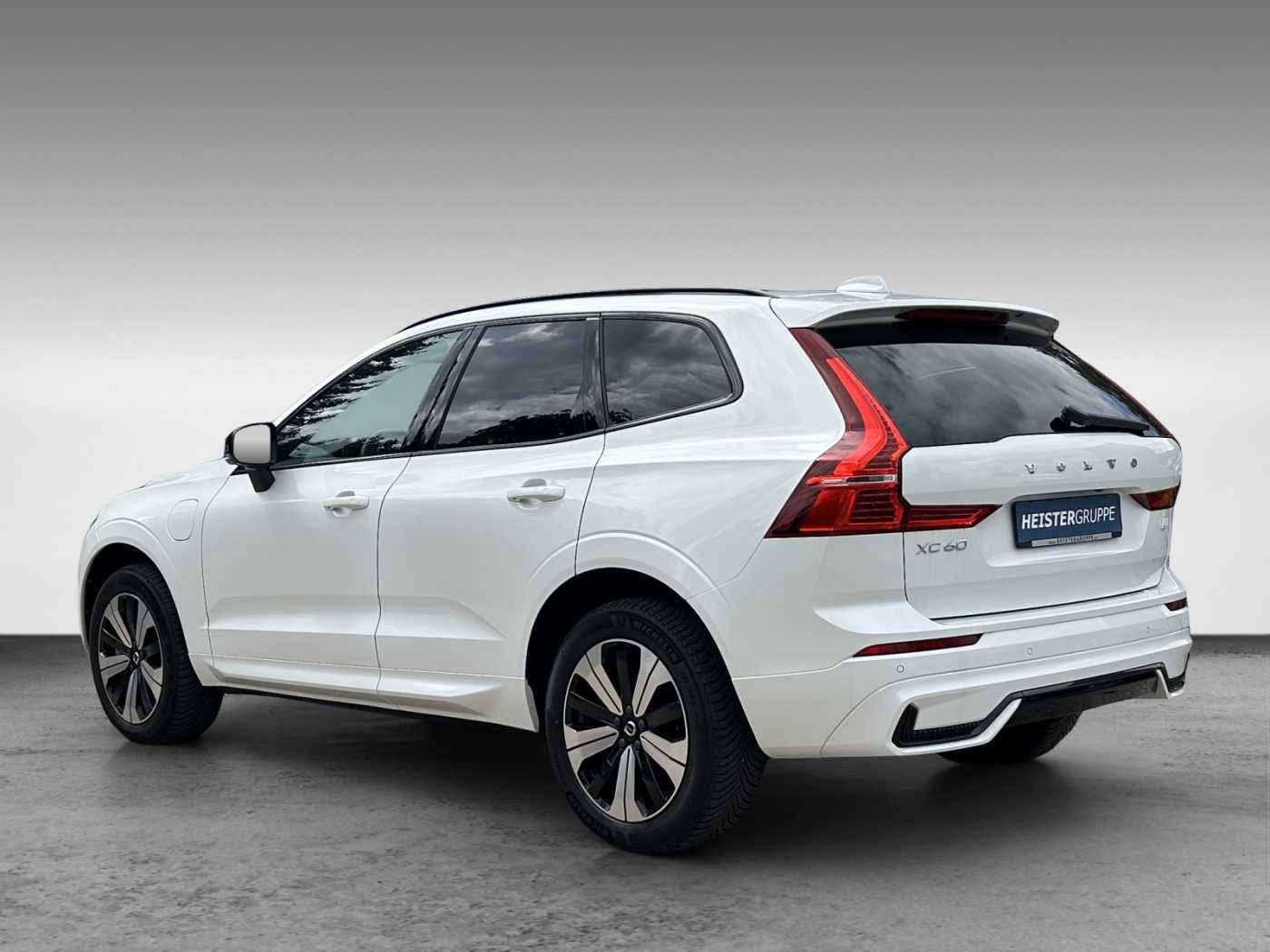 Volvo  T6 Plus Dark AWD+H/K+LED+StandHZG