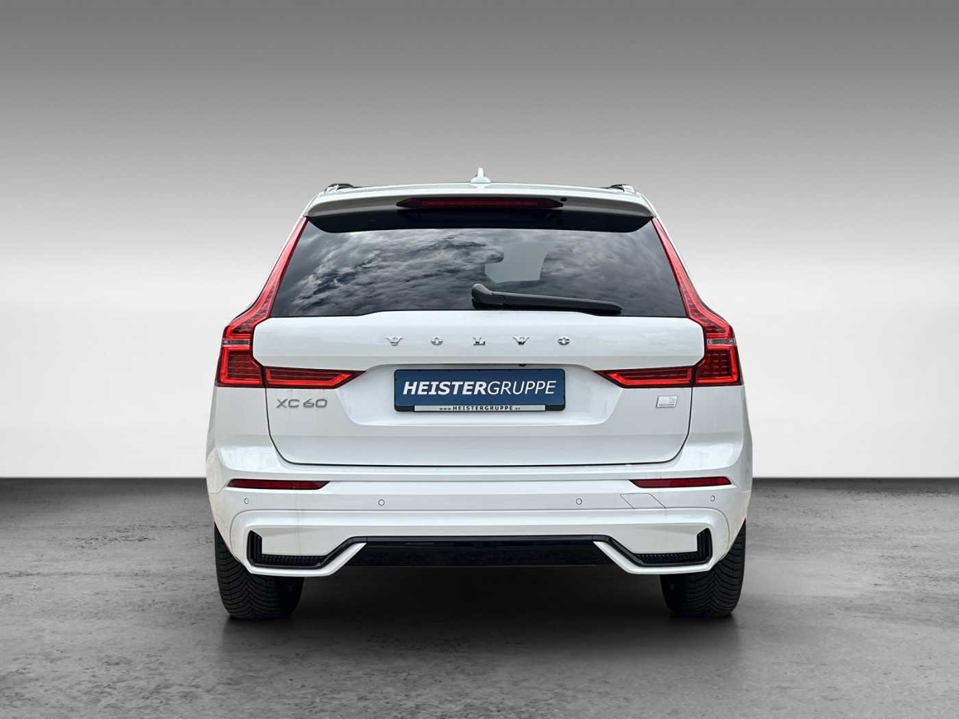 Volvo  T6 Plus Dark AWD+H/K+LED+StandHZG