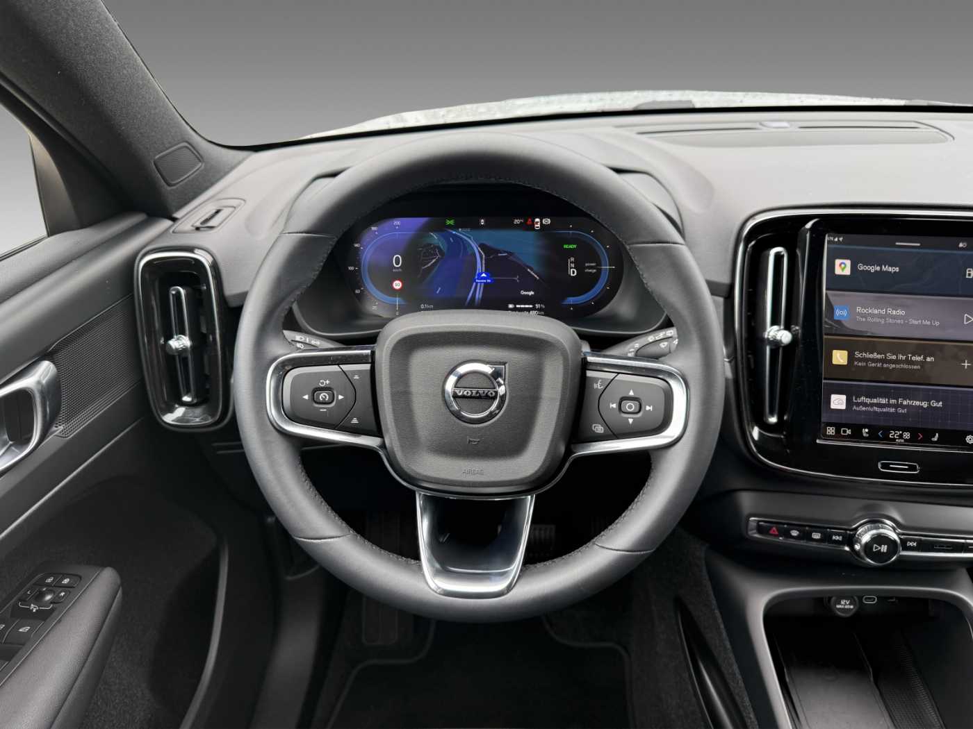Volvo  Pure Electric Single Motor Plus+Pilot Assist+BLIS+Keyless