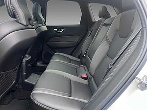 Volvo  T6 AWD Plus Dark +19''+Licht-Paket+Winter