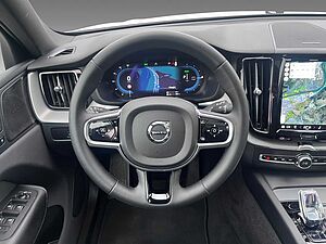 Volvo  T6 AWD Plus Dark +19''+Licht-Paket+Winter