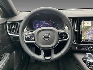 Volvo  T6 Plus Dark AWD+Head-up-Display+360°+