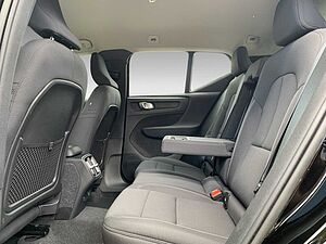 Volvo  T2 Momentum Pro+Voll-LED+Harman Kardon+AHK+