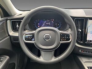 Volvo  B4 D Plus Dark+HK+Winter+Panorama