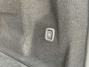 Volvo  B4 Momentum Pro+360°+AHK+StandHZG