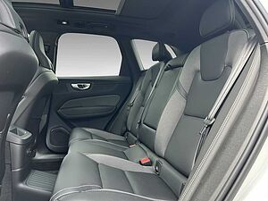 Volvo  T6 Plus Dark AWD+H/K+LED+StandHZG