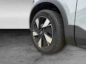 Volvo  Pure Electric Single Motor Plus+Pilot Assist+BLIS+Keyless