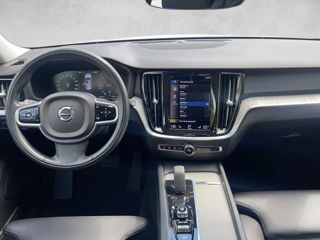 Volvo  V60 CC Pro AWD Bluetooth Navi LED Vollleder Klima Einparkhilfe el. Fenster