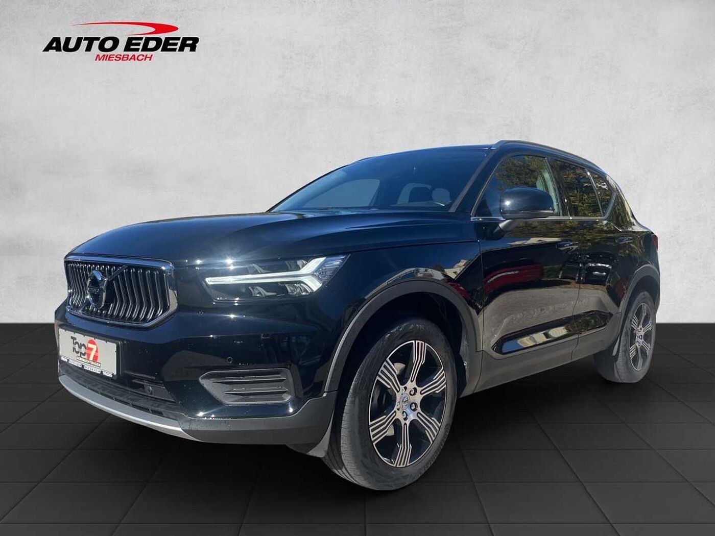 Volvo  XC 40 Inscription 2WD Bluetooth Navi LED Vollleder Klima Einparkhilfe el. Fenste