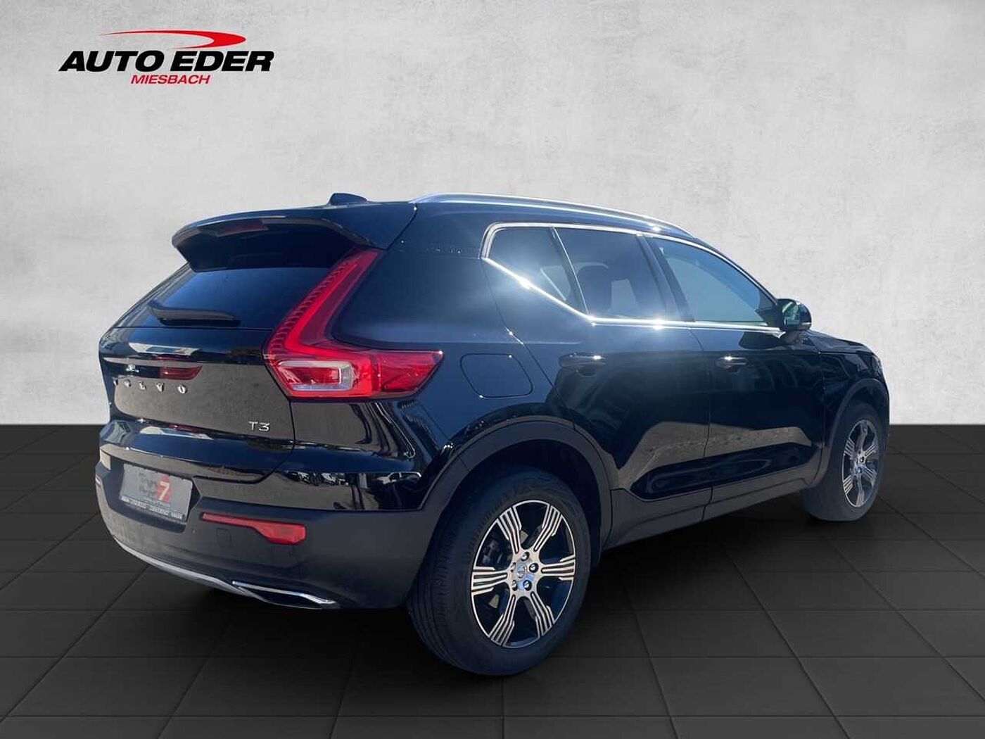 Volvo  XC 40 Inscription 2WD Bluetooth Navi LED Vollleder Klima Einparkhilfe el. Fenste