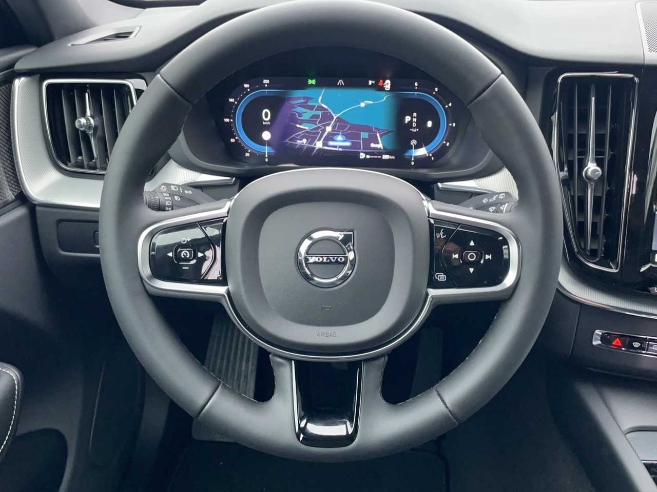 Volvo  XC 60 Plus Dark AWD Bluetooth LED Klima Einparkhilfe el. Fenster