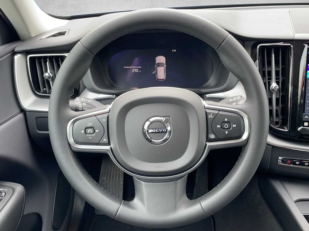 Volvo  XC 60 Core 2WD Bluetooth Navi LED Klima Einparkhilfe el. Fenster