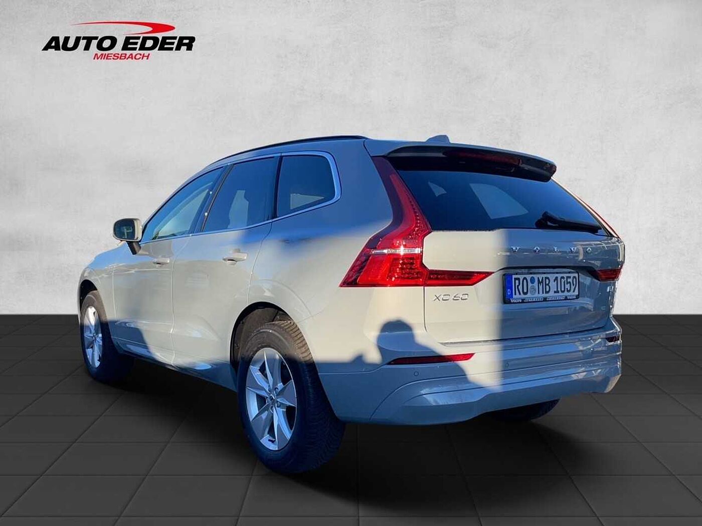 Volvo  XC 60 Core 2WD Bluetooth Navi LED Klima Einparkhilfe el. Fenster