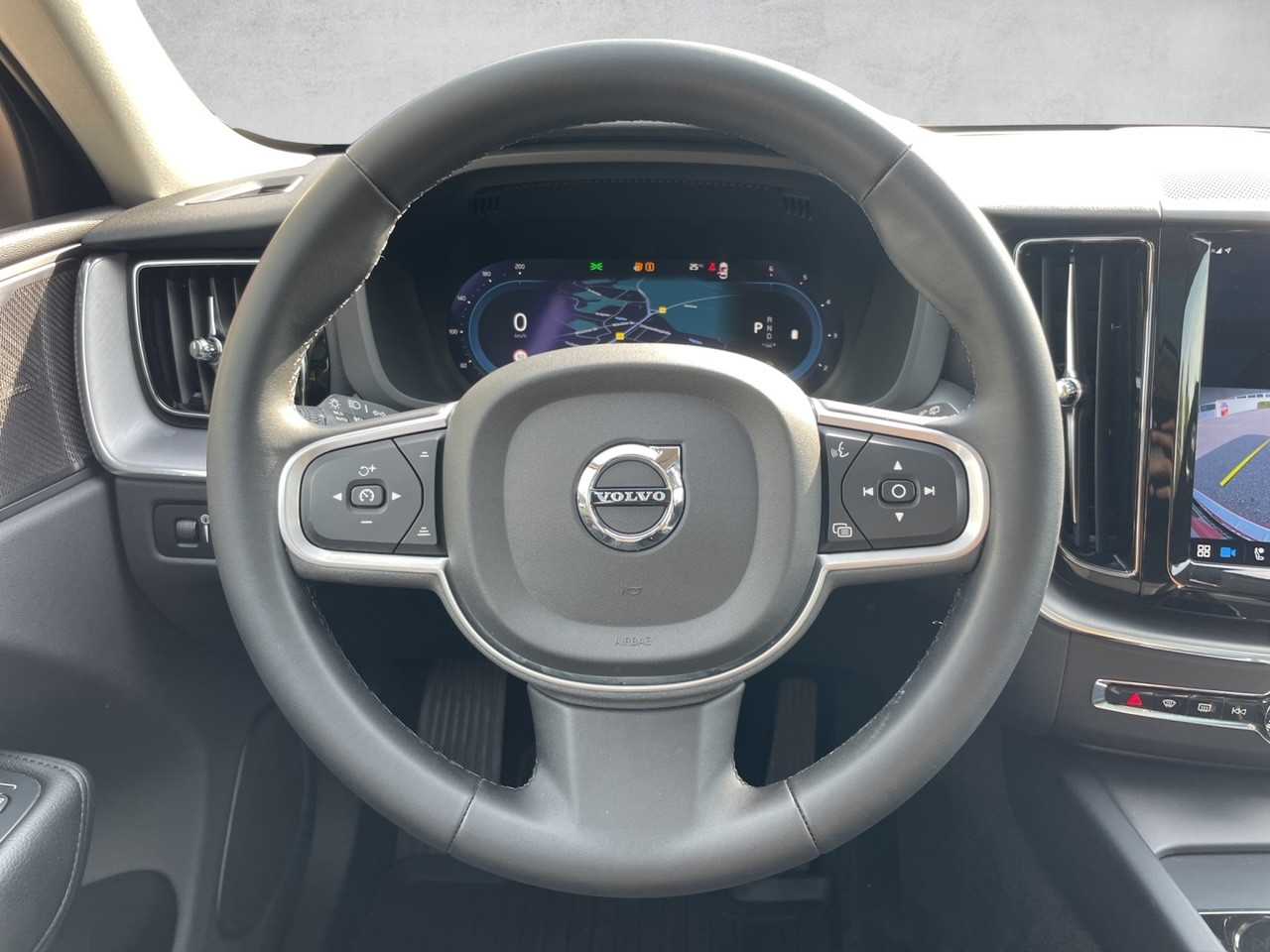 Volvo  XC 60 Momentum Pro AWD Bluetooth Head Up Display Navi LED Vollleder Klima Standh