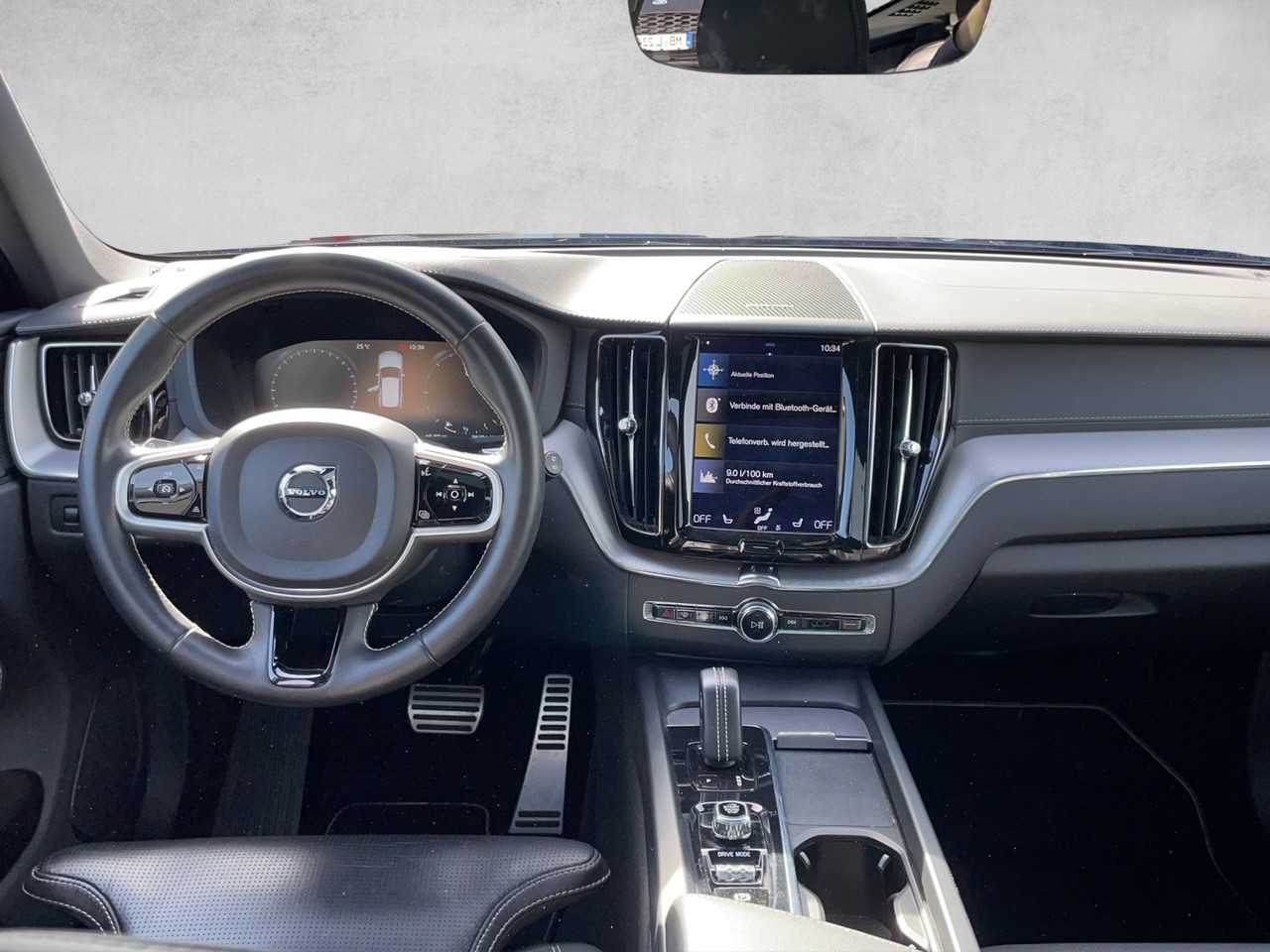 Volvo  XC 60 R Design AWD Bluetooth Navi LED Vollleder Klima Einparkhilfe el. Fenster