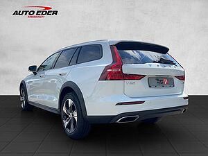 Volvo  V60 CC Pro AWD Bluetooth Navi LED Vollleder Klima Einparkhilfe el. Fenster