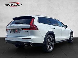 Volvo  V60 CC Pro AWD Bluetooth Navi LED Vollleder Klima Einparkhilfe el. Fenster