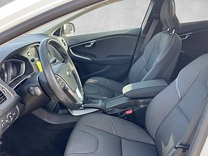 Volvo  V40 CC Plus Bluetooth Navi LED Klima Einparkhilfe el. Fenster