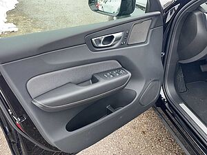 Volvo  XC 60 Plus Dark AWD Bluetooth LED Klima Einparkhilfe el. Fenster