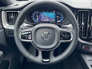 Volvo  XC 60 Plus Dark AWD Bluetooth LED Klima Einparkhilfe el. Fenster