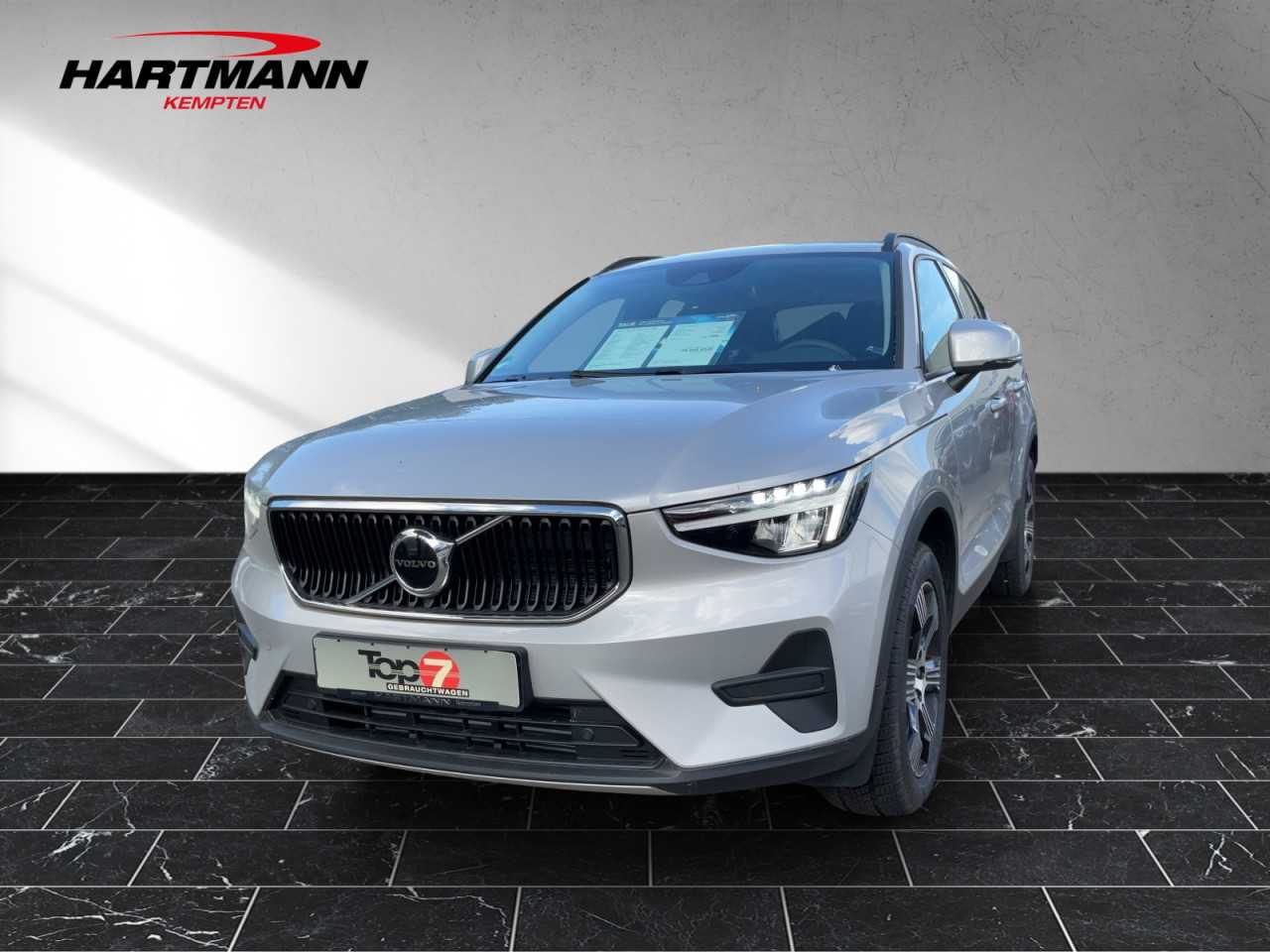 Volvo  XC 40 Essential 2WD Bluetooth Navi LED Klima Einparkhilfe el. Fenster