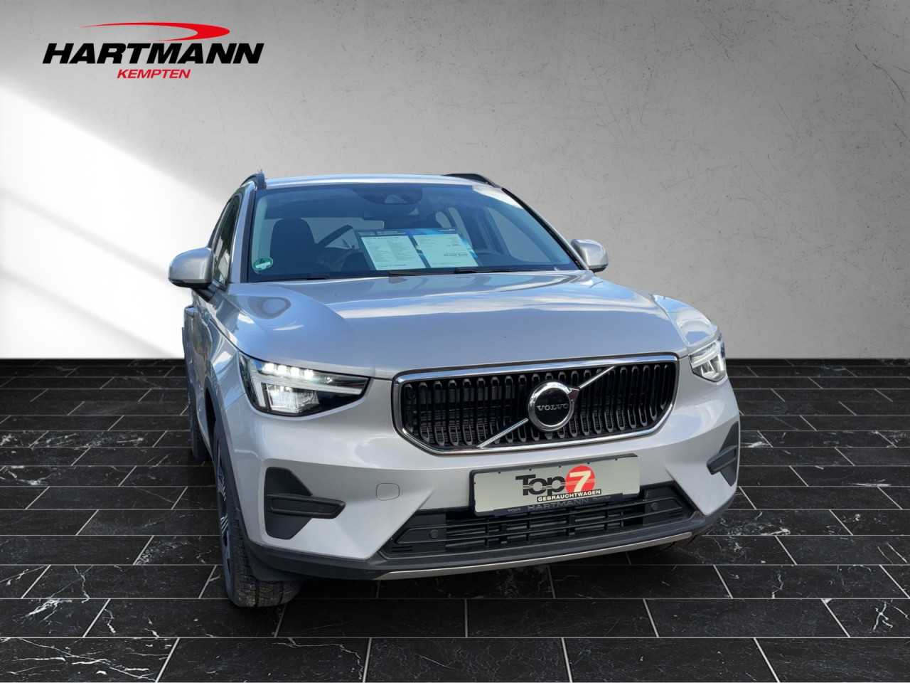 Volvo  XC 40 Essential 2WD Bluetooth Navi LED Klima Einparkhilfe el. Fenster