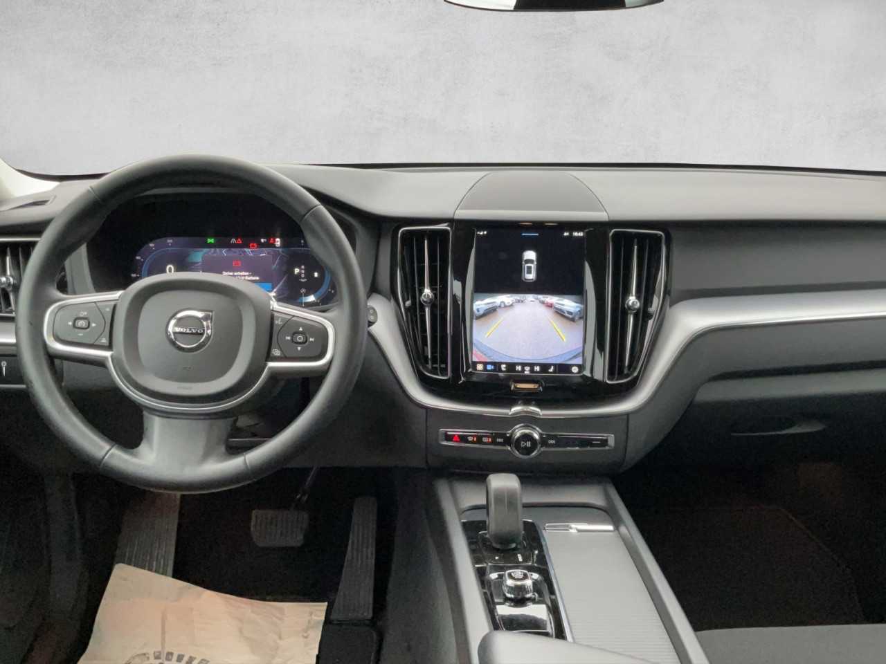 Volvo  XC 60 Momentum Pro 2WD Bluetooth Navi LED Klima Einparkhilfe el. Fenster