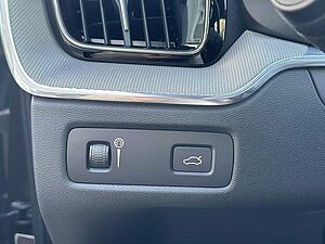 Volvo  XC 60 R Design 2WD Bluetooth Navi LED Klima Einparkhilfe el. Fenster