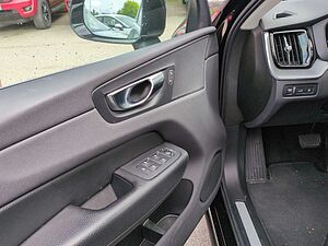 Volvo  XC60 Bluetooth Navi LED Vollleder Klima Einparkhilfe el. Fenster