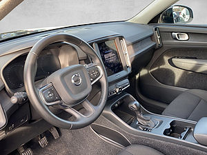 Volvo  XC 40 Momentum Core 2WD Bluetooth Navi LED Klima Einparkhilfe el. Fenster
