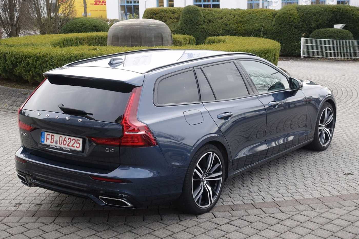 Volvo  V60 R-Design, B4 Mild-Hybrid Diesel