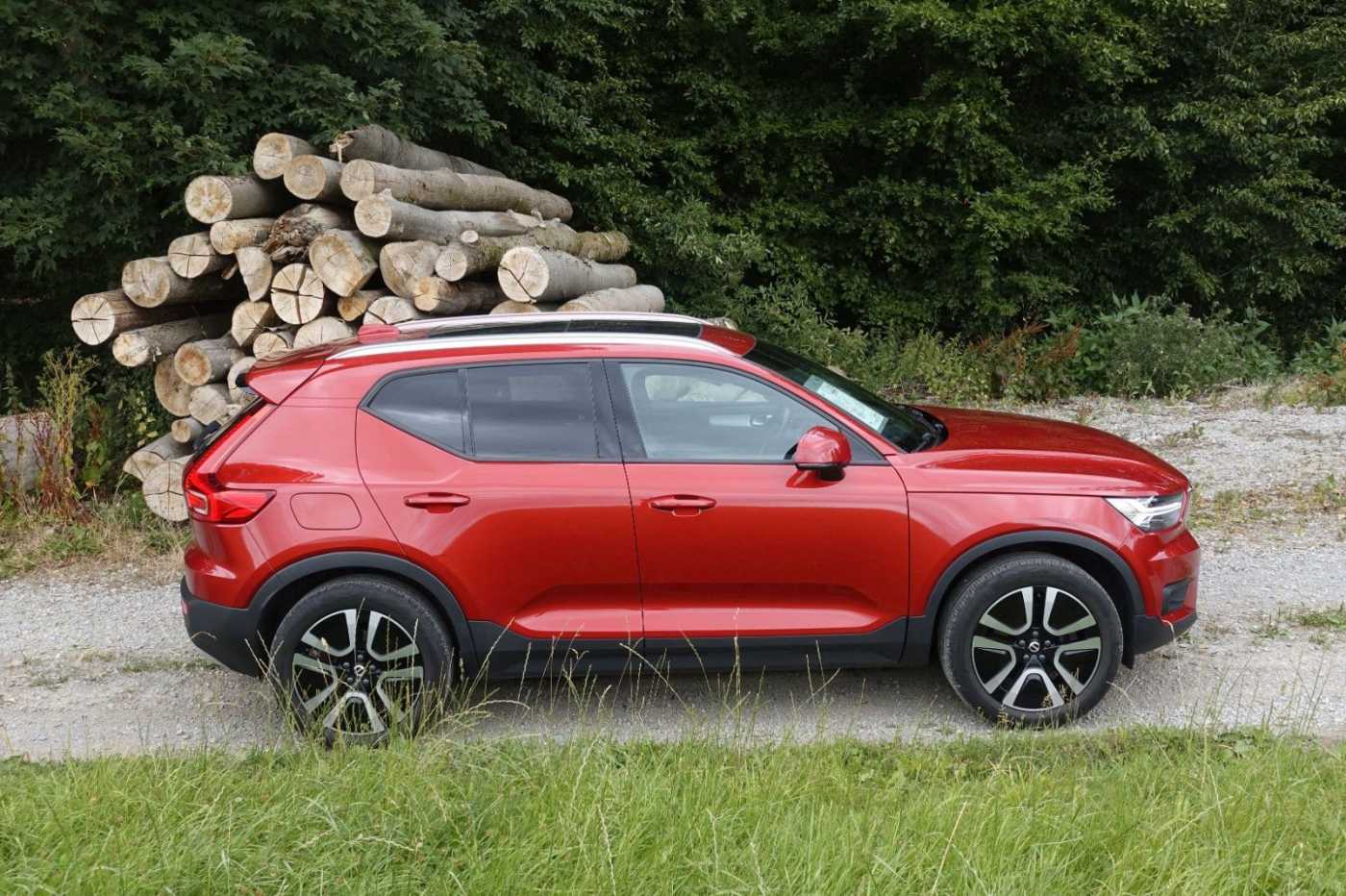 Volvo  XC40 D4 AWD Automatikgetriebe (140kW/190PS) Momentum Pro