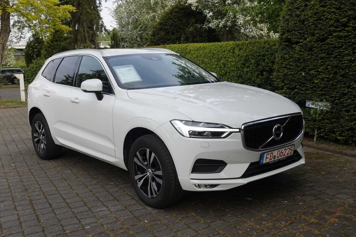 Volvo  XC60 D4 Automatikgetriebe (140kW/190PS) Momentum Pro