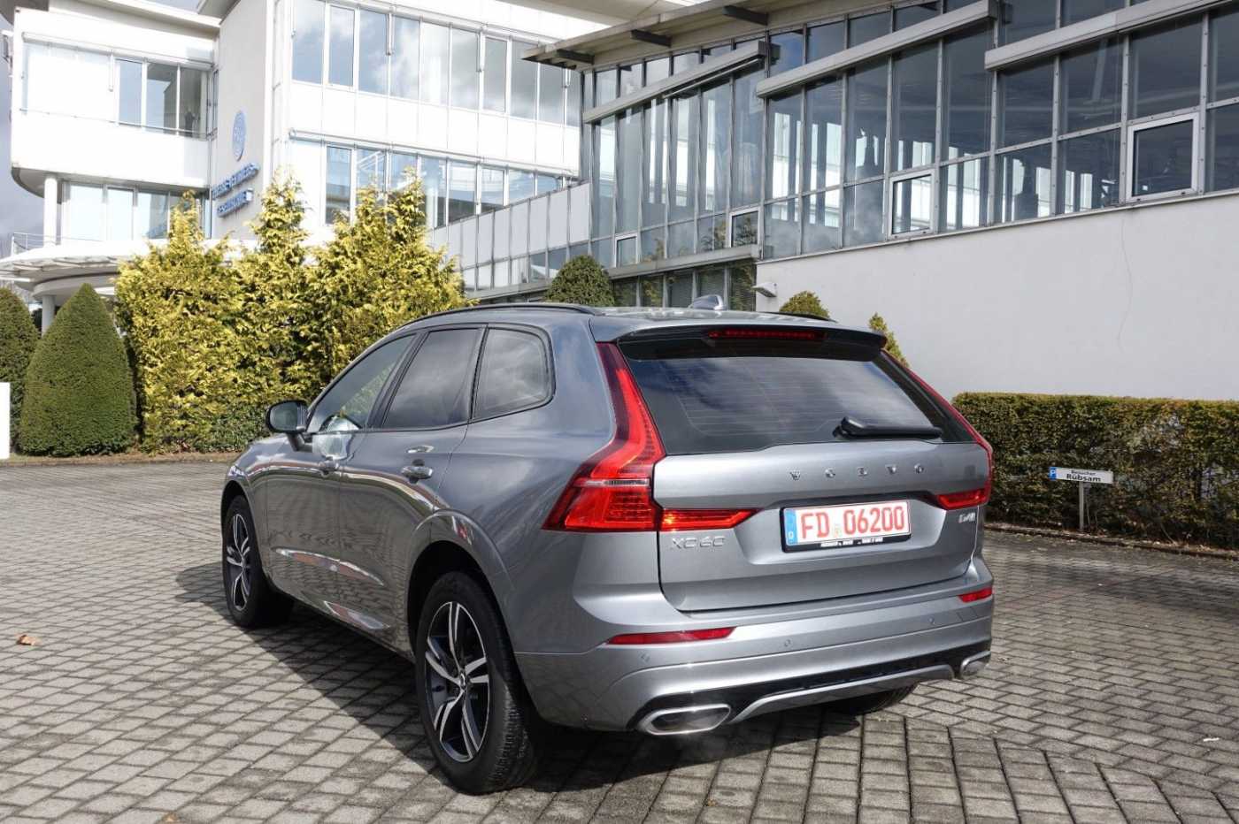 Volvo  D4 R-Design