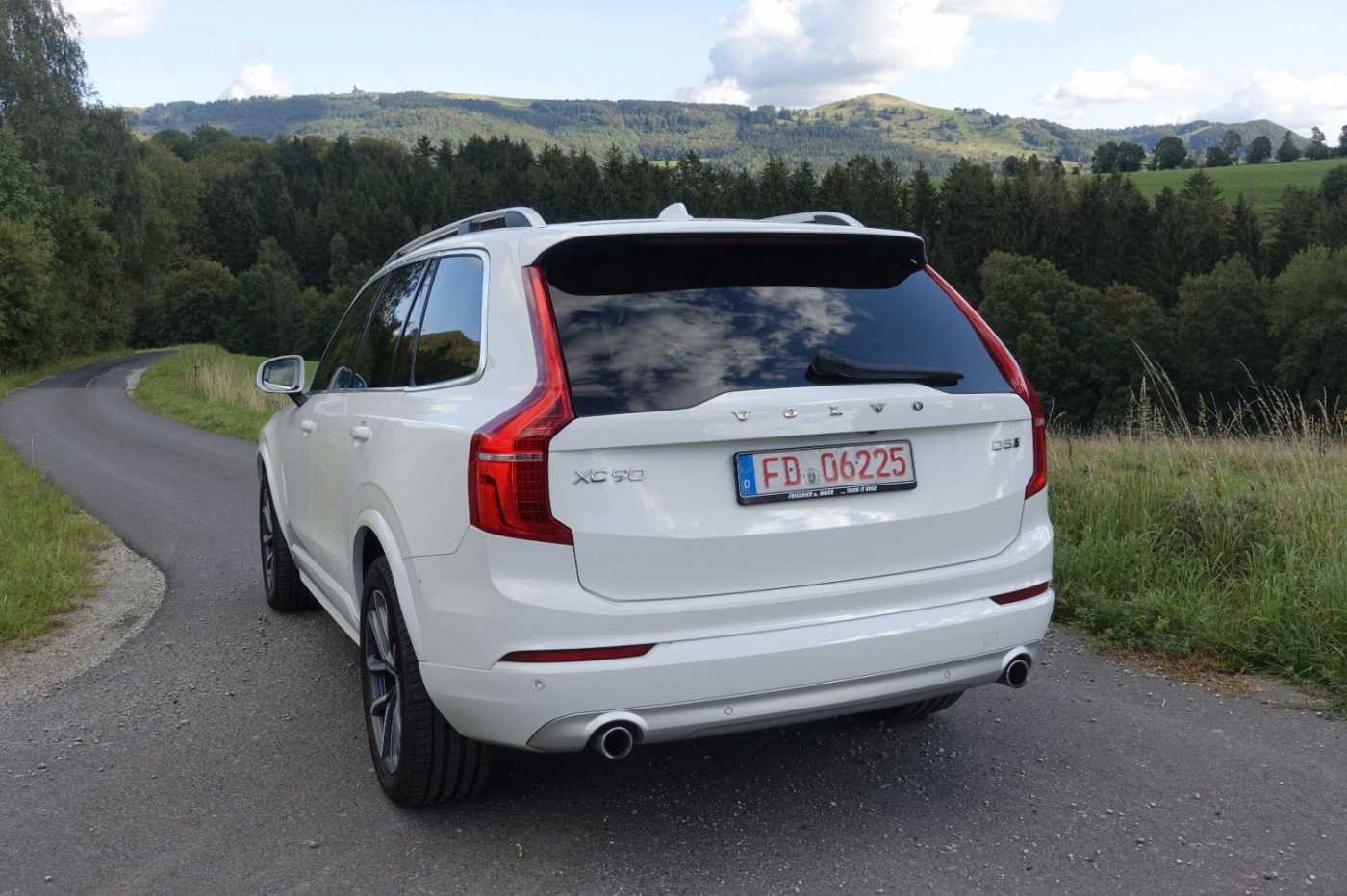 Volvo  D5 AWD Momentum AHK RFK STHZ BLIS PDC