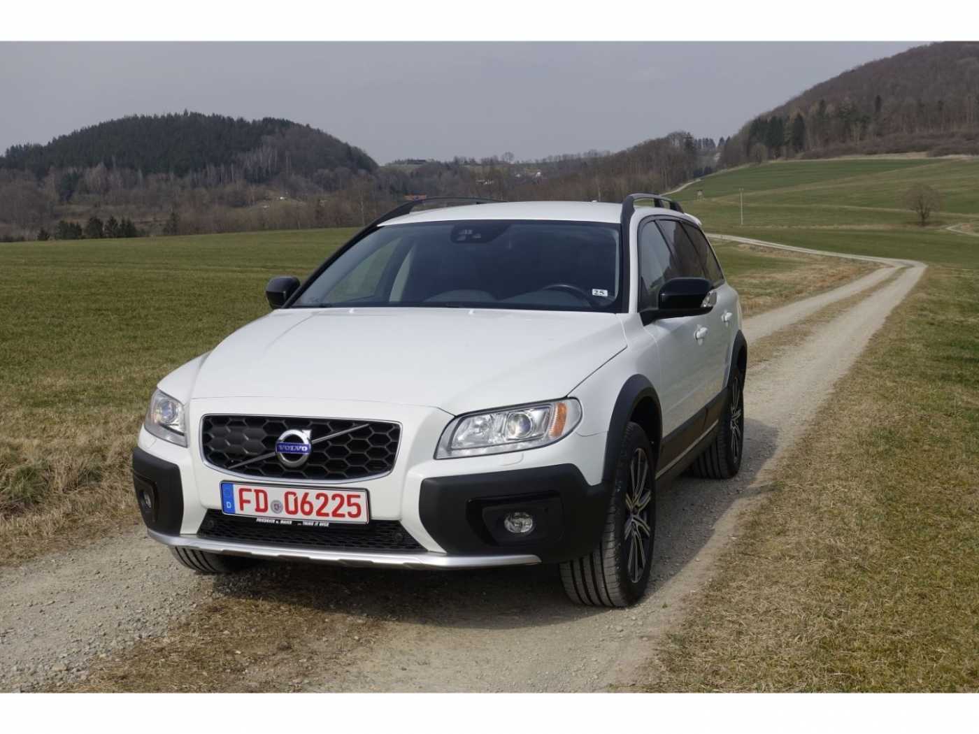 Volvo  Linje Svart AWD D4 DPF    AHK /Schiebe-/ He