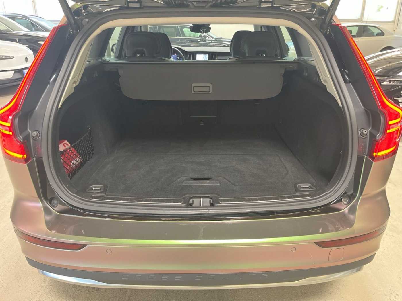 Volvo  Cross Country Plus AWD B4 AHK*