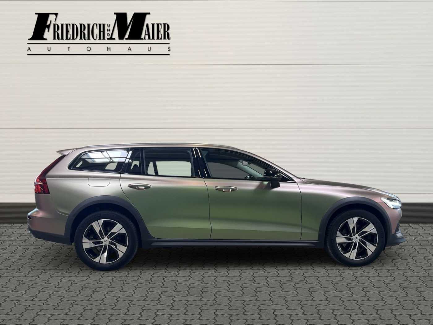 Volvo  Cross Country Plus AWD B4 AHK*