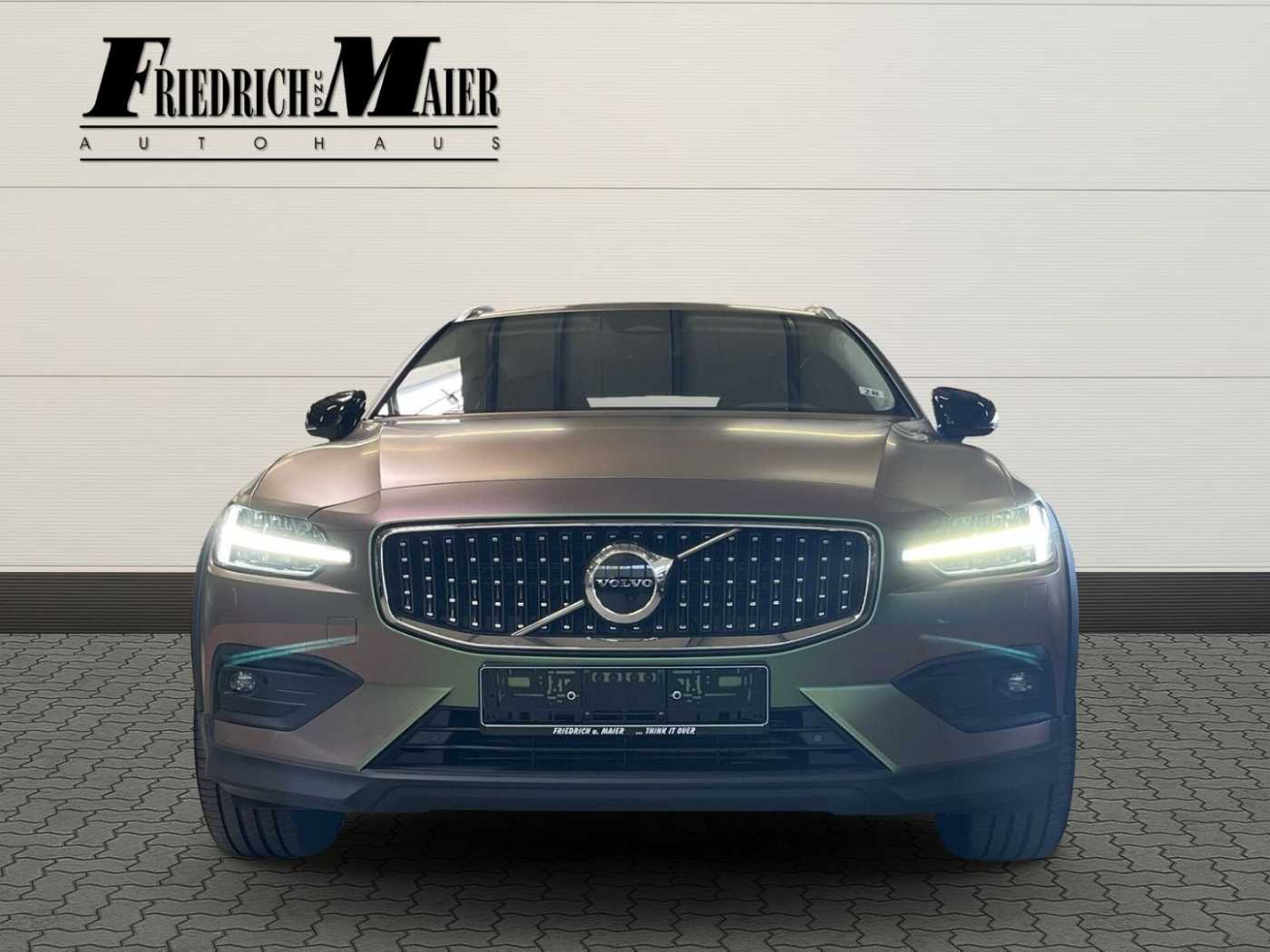 Volvo  Cross Country Plus AWD B4 AHK*