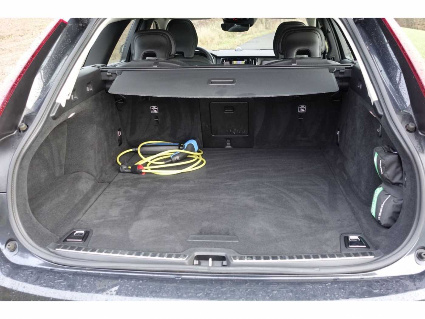 Volvo  Inscription T8 AWD AHK*PGSD*HUD*360°4-C*B&W*