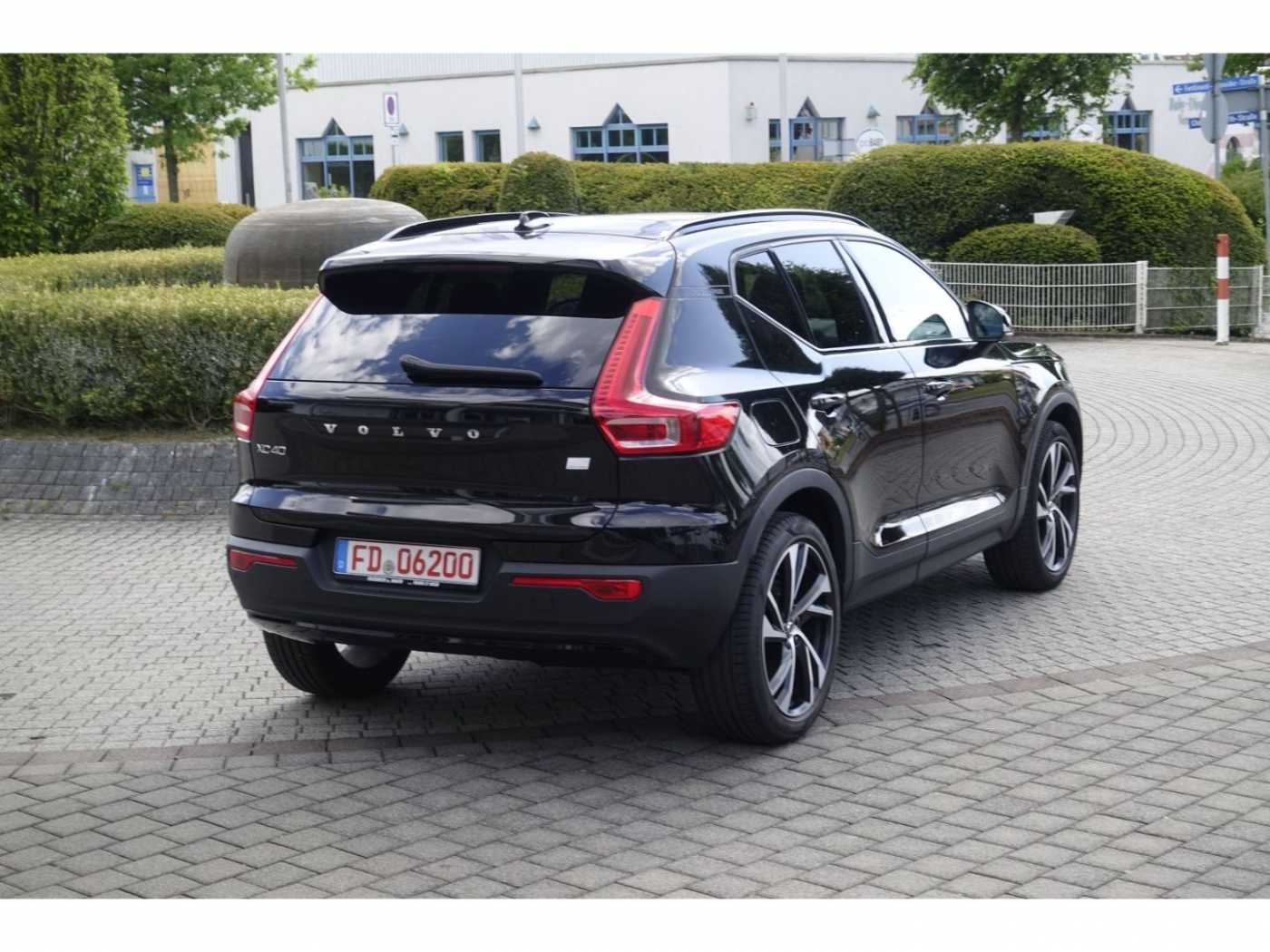 Volvo  R Design Recharge Plug-In Hybrid 2WD T5 Twi